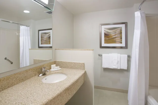 غرفة بسريرين كوين، Courtyard Austin Airport 4/6