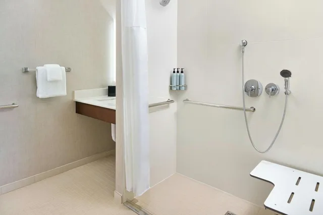 جناح بغرفتي نوم لذوي الإعاقة، Residence Inn Poughkeepsie 2/2
