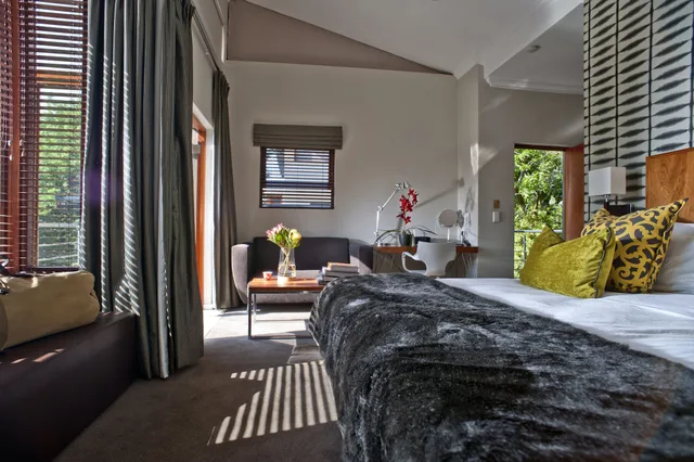 Classic, King Bed, The Peech Hotel 3/6