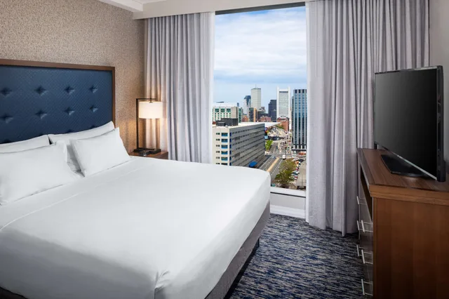 1 Bedroom, Suite, King Bed, Water View, Accessible، Homewood Suites By Hilton Boston Seaport Ma 1/3