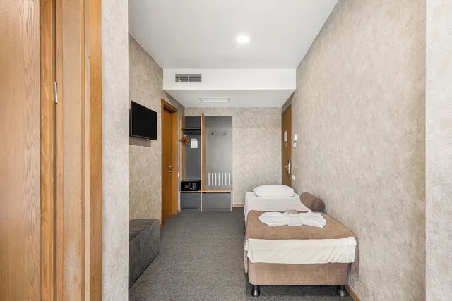 جناح جونيور بشرفة، Brooch Boutique Hotel 5/6