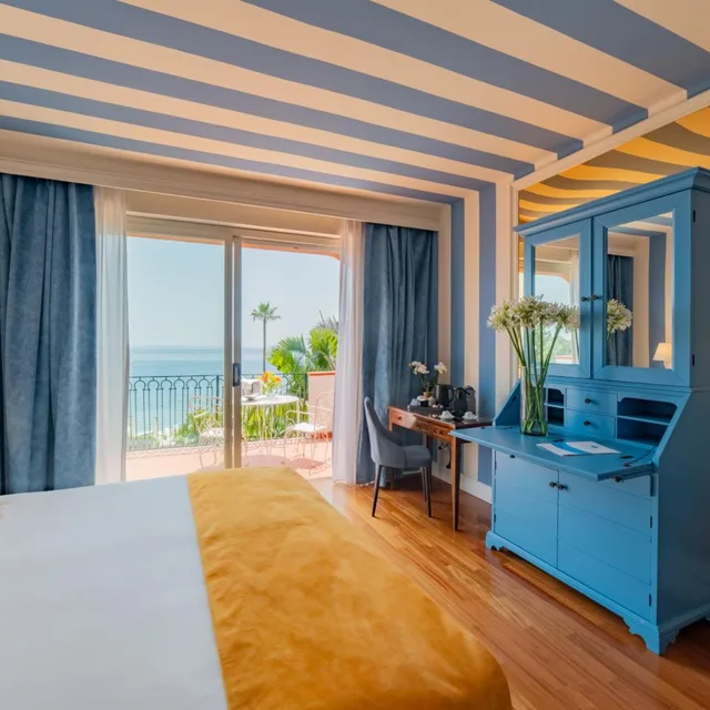 غرفة بريميوم بسرير مزدوج بإطلالة على البحر بشرفة في الطابق العلوي، Hotel Caparena 3/4