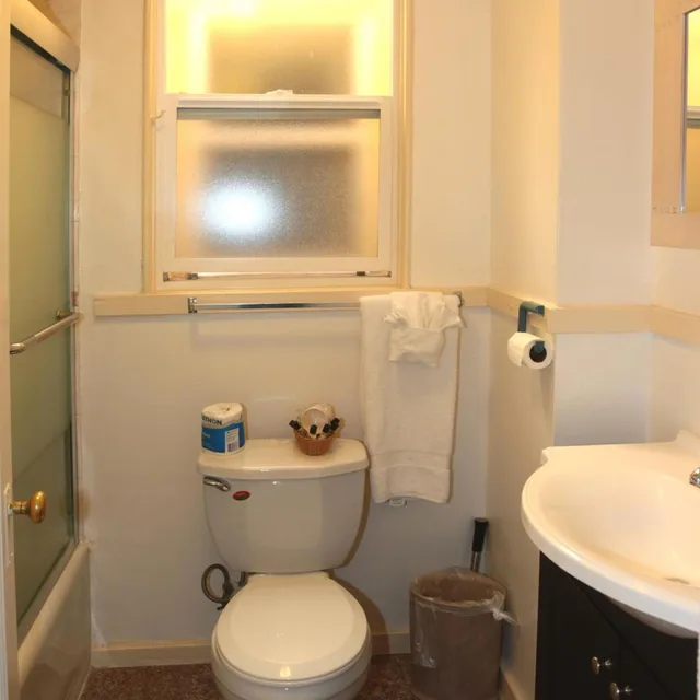 غرفة بسرير مزدوج بحمام خاص، Nash Hotel Berkeley 7/9