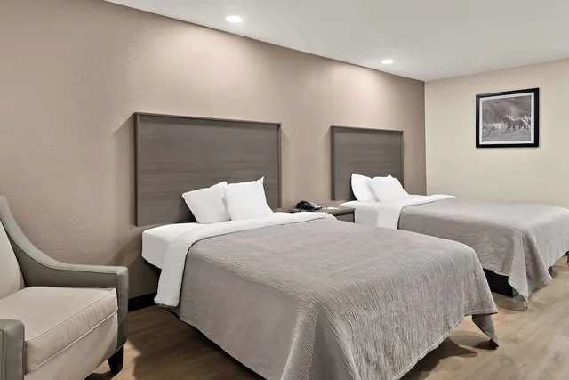 غرفة قياسية بسريرين كوين، Quality Inn & Suites Weatherford, TX 3/4