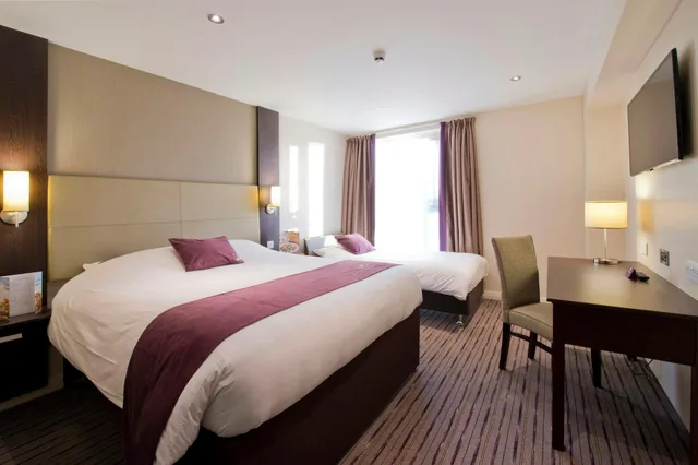 غرفة بسريرين منفصلين، Premier Inn London Lewisham Hotel 1/1