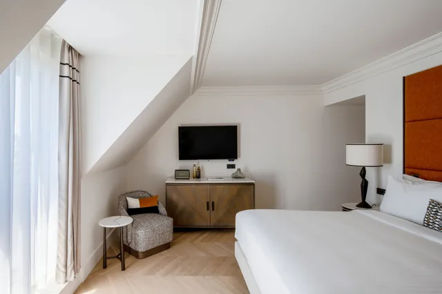 Suite, King Bed, Champs Elysées View, Paris Marriott Champs Elysees Hotel 1/5