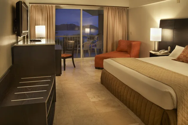 غرفة ديلوكس بسريرين كوين بإطلالة على البحر بشرفة، Azul Ixtapa Beach Resort Convention Center 4/6