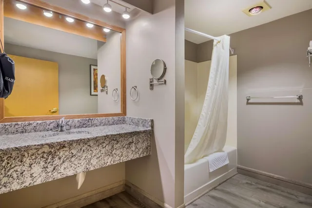 جناح بسرير كينج بجاكوزي، Best Western Plus Executive Court Inn & Conference Center 5/5