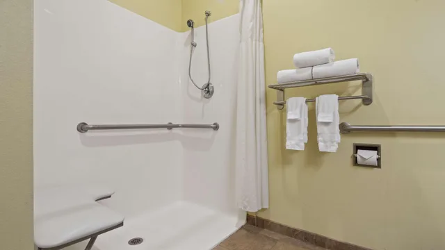 غرفة قياسية، Best Western Plus Brunswick Inn & Suites 2/2