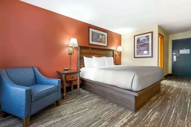 غرفة قياسية بسرير كينج، Quality Inn Ashland Lake Superior 2/5