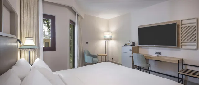 غرفة بسرير مزدوج، DoubleTree by Hilton Bodrum Isil Club Resort 5/10