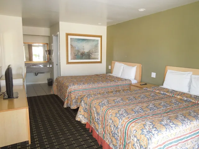 غرفة قياسية بسريرين كوين، National Inn Garden Grove 2/10