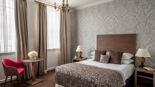 غرفة كلاسيكية بسرير مزدوج، Brandshatch Place Hotel and Spa 2/4