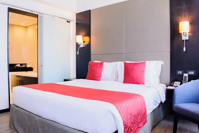 غرفة قياسية بسرير كوين بإطلالة على المدينة، Onomo Hotel Dar es Salaam 1/5