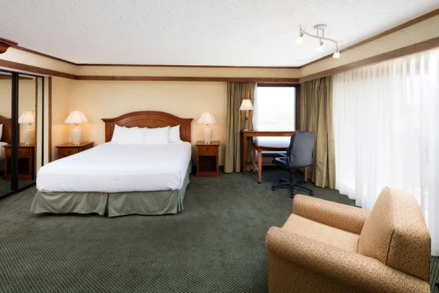 غرفة بسرير كينج، Red Lion Hotel Pendleton 3/4