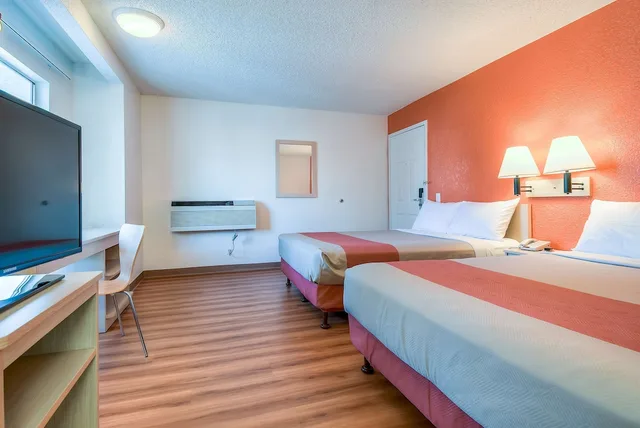 غرفة ديلوكس بسريرين مزدوجين، Motel6 Rowland Heights, CA - Los Angeles - Pomona 1/5