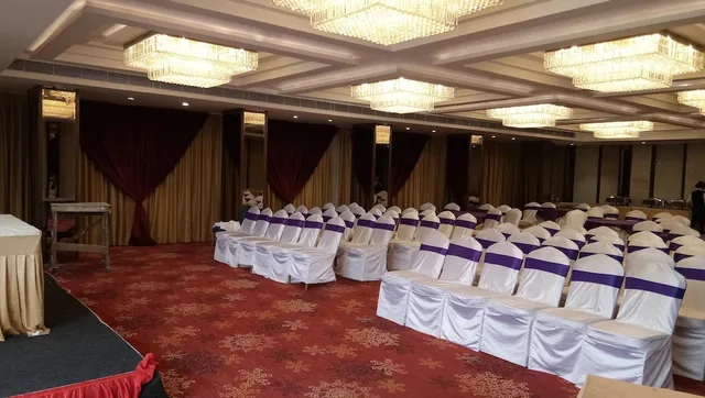 Hotel Kingsway، رايبور 34/40