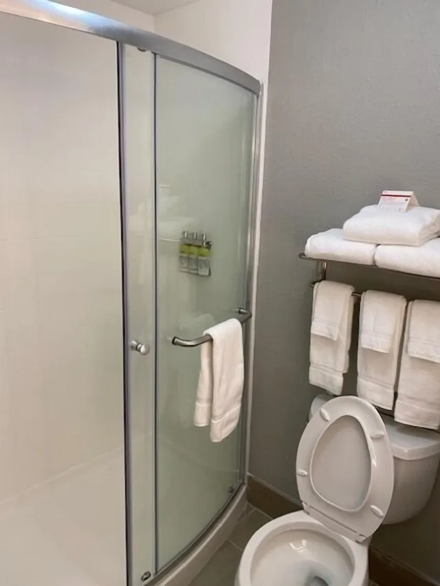 غرفة قياسية بسرير فردي، Holiday Inn Express Hotel And Suites Enterprise 7/9