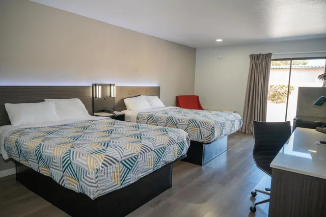 غرفة بسريرين كوين، Motel6 Soledad, CA 2/9