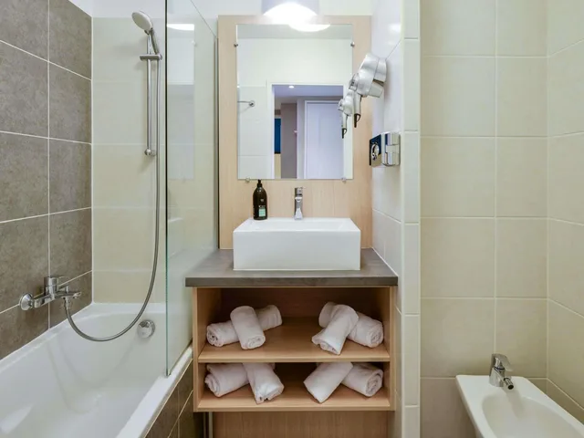 شقة سوبيريور بسرير كوين وسريرين منفصلين بغرفتي نوم مع أريكة، Aparthotel Adagio Monaco Monte Cristo 10/10