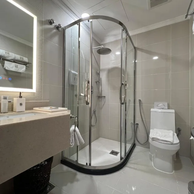 جناح سوبيريور، Remaj Hotel 5/6
