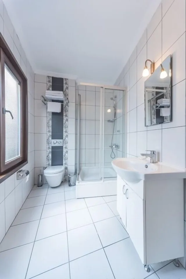 غرفة قياسية بسرير كوين وسرير مزدوج بغرفة نوم واحدة، TAYA HATUN HOTEL 10/10