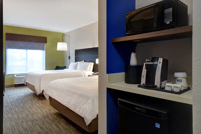 غرفة قياسية بسريرين كوين، Holiday Inn Express Hotel Suites Smyrna Nashville Area 2/2