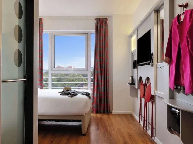 Room, Double Bed, ibis Styles Nairobi Westlands 6/18