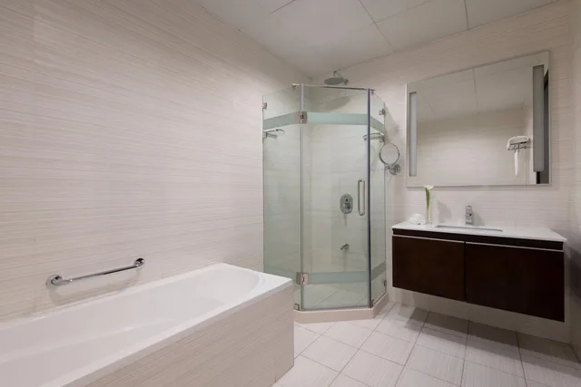 شقة ديلوكس بسرير كينج وسريرين منفصلين بغرفتي نوم، Marriott Executive Apartments City Center Doha 3/8