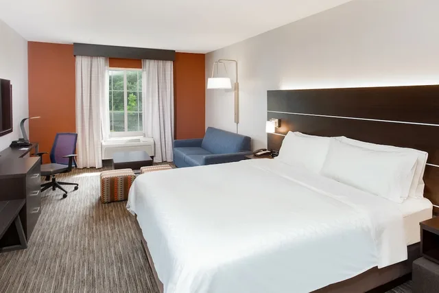 Standard, King Bed, Extra Floor Space, Holiday Inn Express Haskell-Wayne Area 1/4