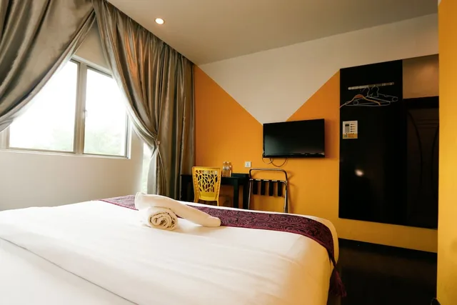 غرفة قياسية بسرير كوين، Swing & Pillows at Golden Roof Hotel Ampang, Ipoh 6/10