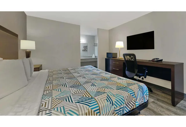 2 Full Beds - Smoking، Motel6 McDonough, GA 2/3