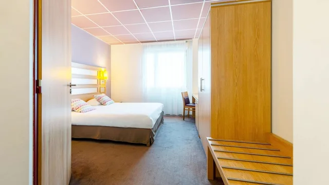 Standard, Double Bed, Hotel Campanile Metz Nord - Talange 6/10