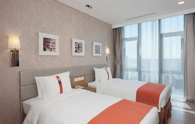 غرفة قياسية بسريرين منفصلين، Holiday Inn Express Beijing Yizhaung 2/4
