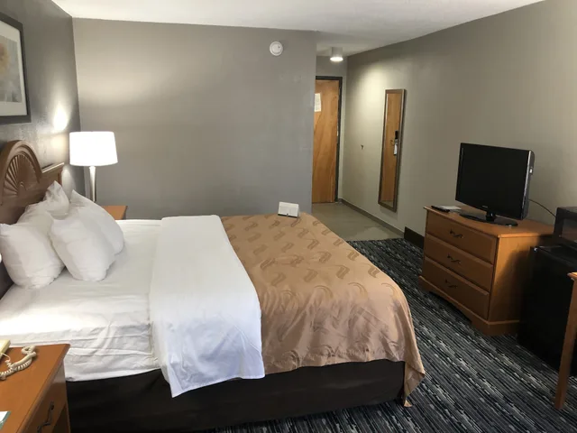 غرفة قياسية بسرير كينج، Quality Inn Rochester South 5/10