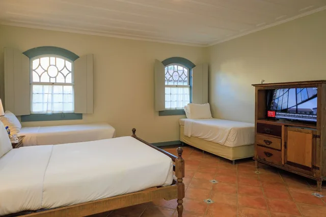 غرفة قياسية رباعية بسرير مزدوج وسريرين منفصلين، Vila Angatu Eco Resort and Spa 1/3