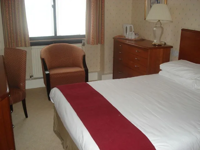 Standard, Double Bed, Britannia Hotel Newcastle Airport 2/4