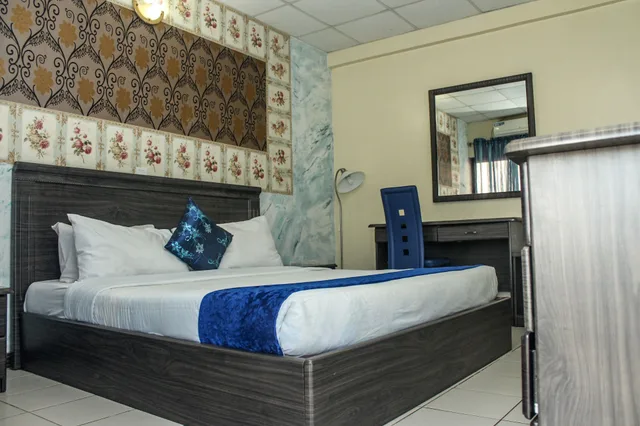 جناح فاخر بسرير كوين، Nanet Suites 1/3