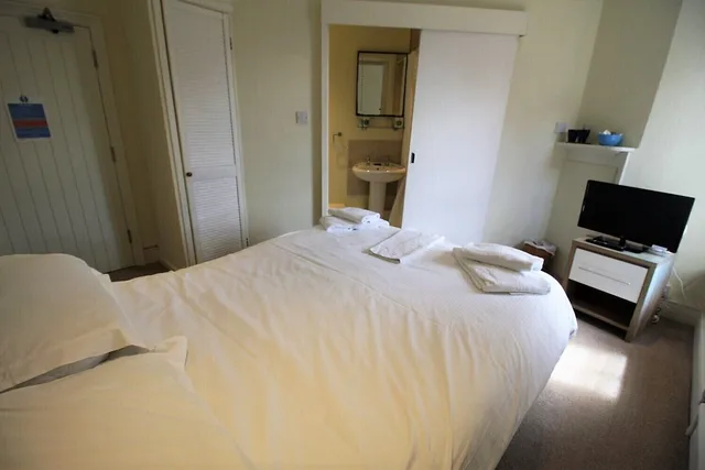 غرفة بسرير مزدوج، The Saracens Head Hotel 3/8