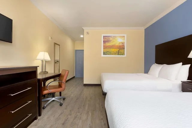 غرفة بسريرين كوين، Days Inn and Suites by Wyndham Euless DFW Airport South 4/5