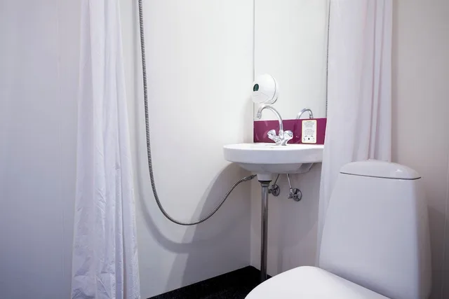 غرفة قياسية رباعية بسرير مزدوج وسريرين منفصلين، Copenhagen Go Hotel 2/3