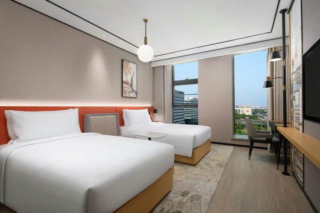 Guest Room, Twin Beds, High Floor, Hilton Garden Inn Beijing Huaxiang Tiantan Hospital 1/4