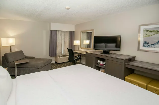 غرفة بسرير كينج لذوي الإعاقة، Hampton Inn By Hilton Shreveport Bossier City 1/3