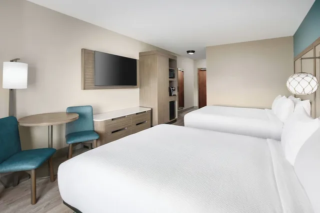 غرفة بسريرين كوين مع أريكة لذوي الإعاقة، Fairfield Inn & Suites by Marriott Marathon Florida Keys 2/3