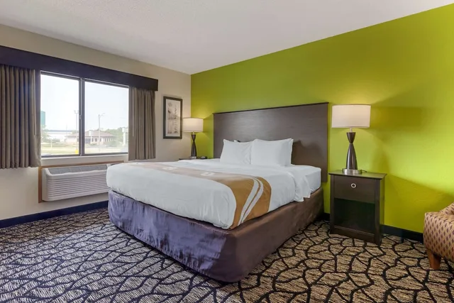 Suite, King Bed, Sofa, Jetted Tub, Quality Inn Oshkosh Aviation Park 2/3