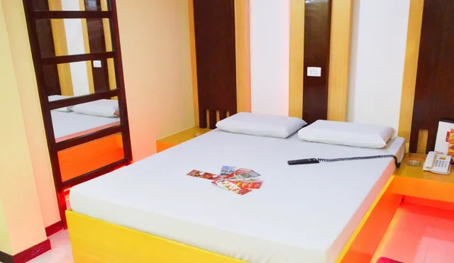 غرفة ديلوكس بسرير كوين، Hotel Sogo Pasay Rotonda 1/5