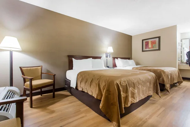 غرفة بسريرين مزدوجين للمدخنين، Quality Inn Mount Airy Mayberry 4/5