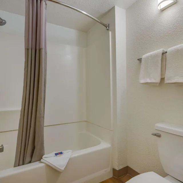 غرفة اقتصادية رباعية، Motel6 Tempe, AZ - Broadway - ASU 9/10