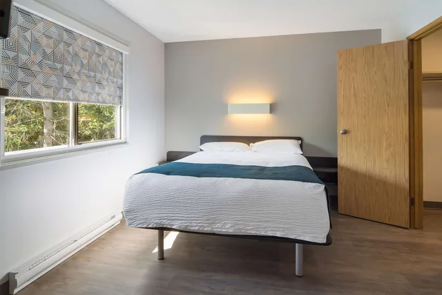 غرفة قياسية بسرير كينج، Motel6 Saanichton, BC - Victoria Airport 3/10