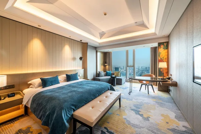 غرفة تنفيذية بسرير كينج بإطلالة على البحيرة، Golden Eagle Summit Hotel Yancheng 1/1